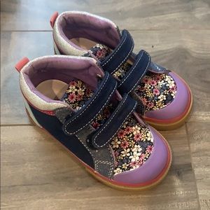 See Kai Run Velcro shoes